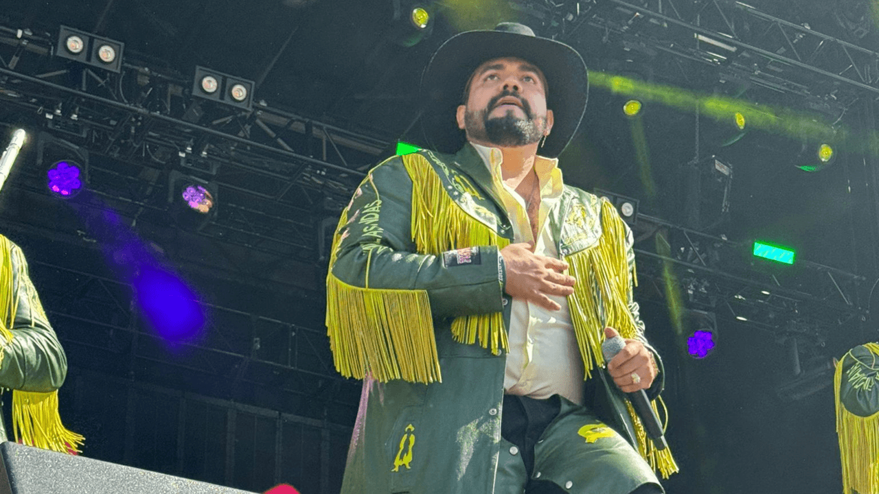 Los 4 escenarios siguen en trayendo música de banda, cumbias clásicas, pop y rock.