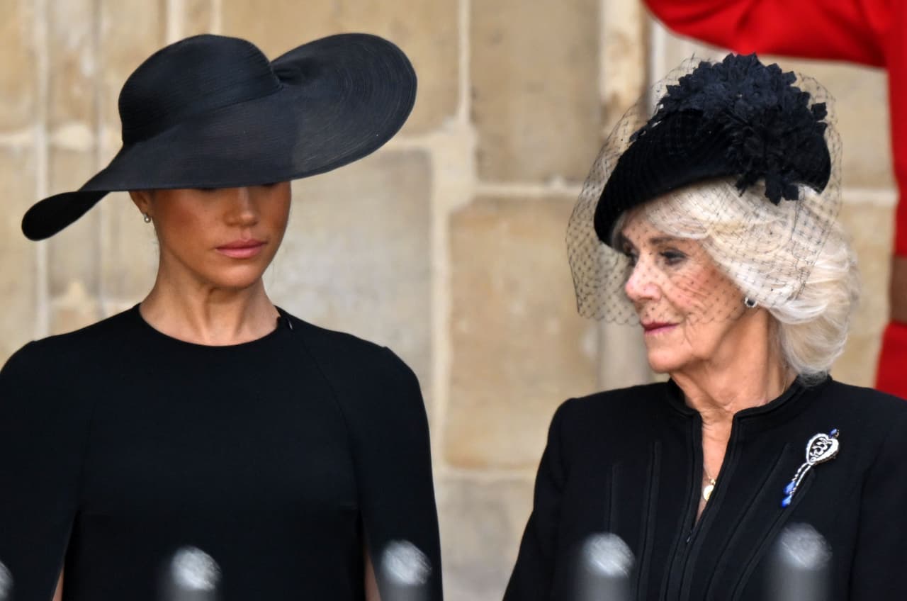 Fue el
<b>broche Hesse Diamond Jubilee de la reina Victoria</b>, una joya en forma de corazón que presenta el número 60, la cantidad de años de un Jubileo de Diamantes.
<br>