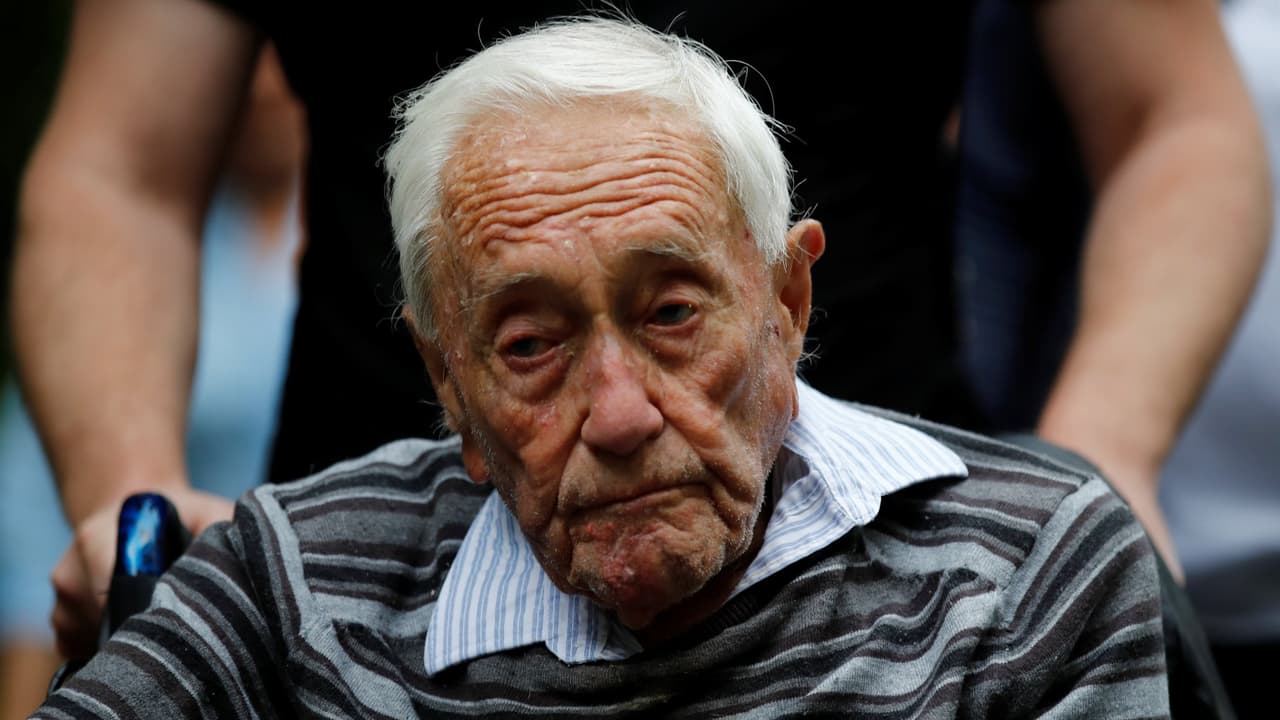 Tiene 104 años y ya no quiere vivir más: para suicidarse emprendió un viaje de miles de millas