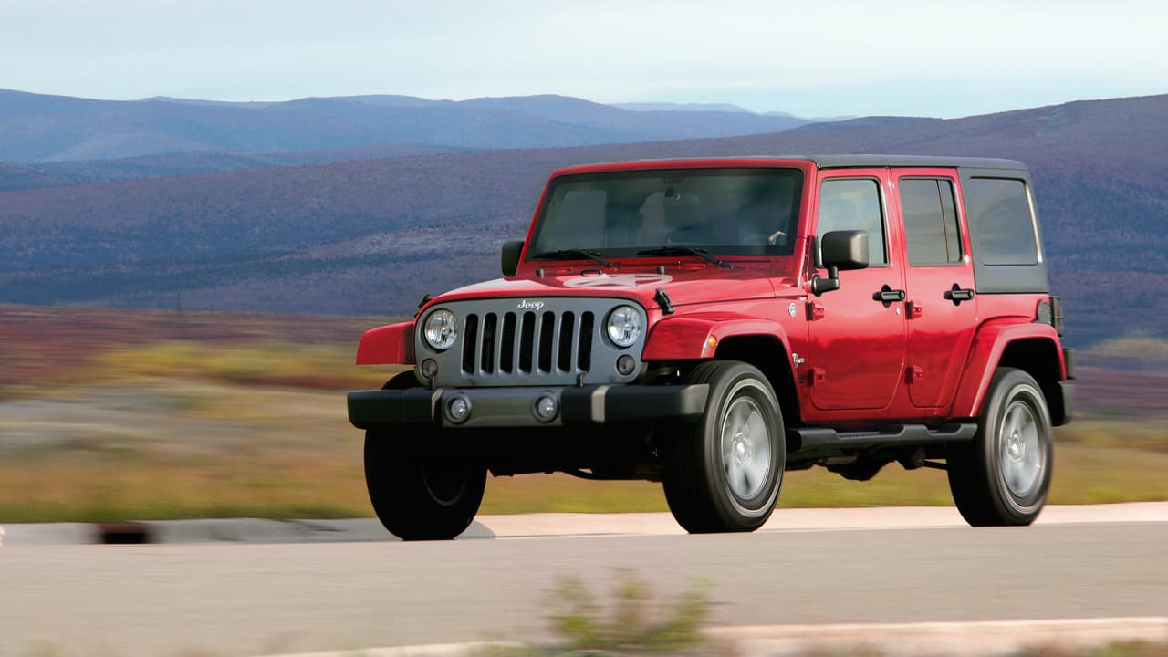 Con la tercera generacion del Jeep Wrangler llegó el Jeep de cuatro puertas al cual denominaron
<b> Jeep Wrangler Unlimited</b>, uno de los modelos más populares del
<b> JK.</b>