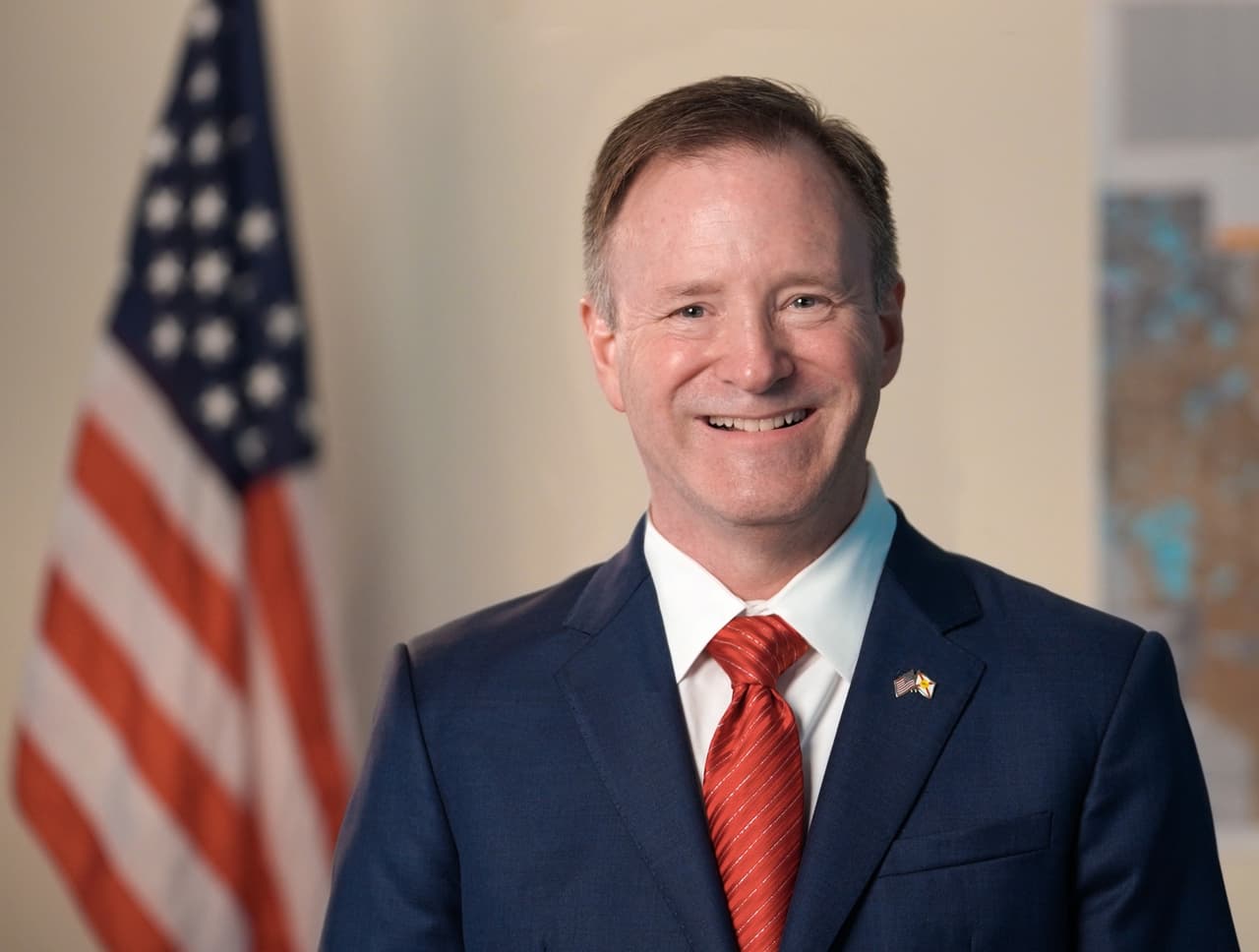 <b>Steve Dixon</b> es un veterano de la Marina de Estados Unidos que también trabaja en la industria de defensa. En 2022, desafió a la senadora estatal Linda Stewart y perdió.