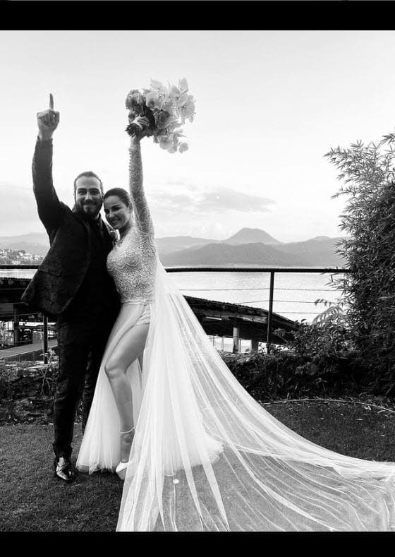 La pareja se casó este sábado 8 de octubre en Valle de Bravo, México, en una ceremonia íntima y privada. 
<br>