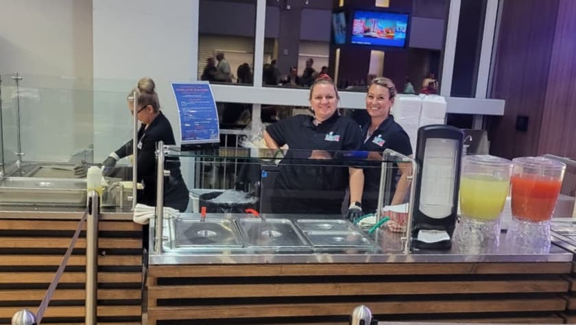 Uno de los locales que están concesionados a la mexicana Lola Olivares en el estadio State Farm Stadium.