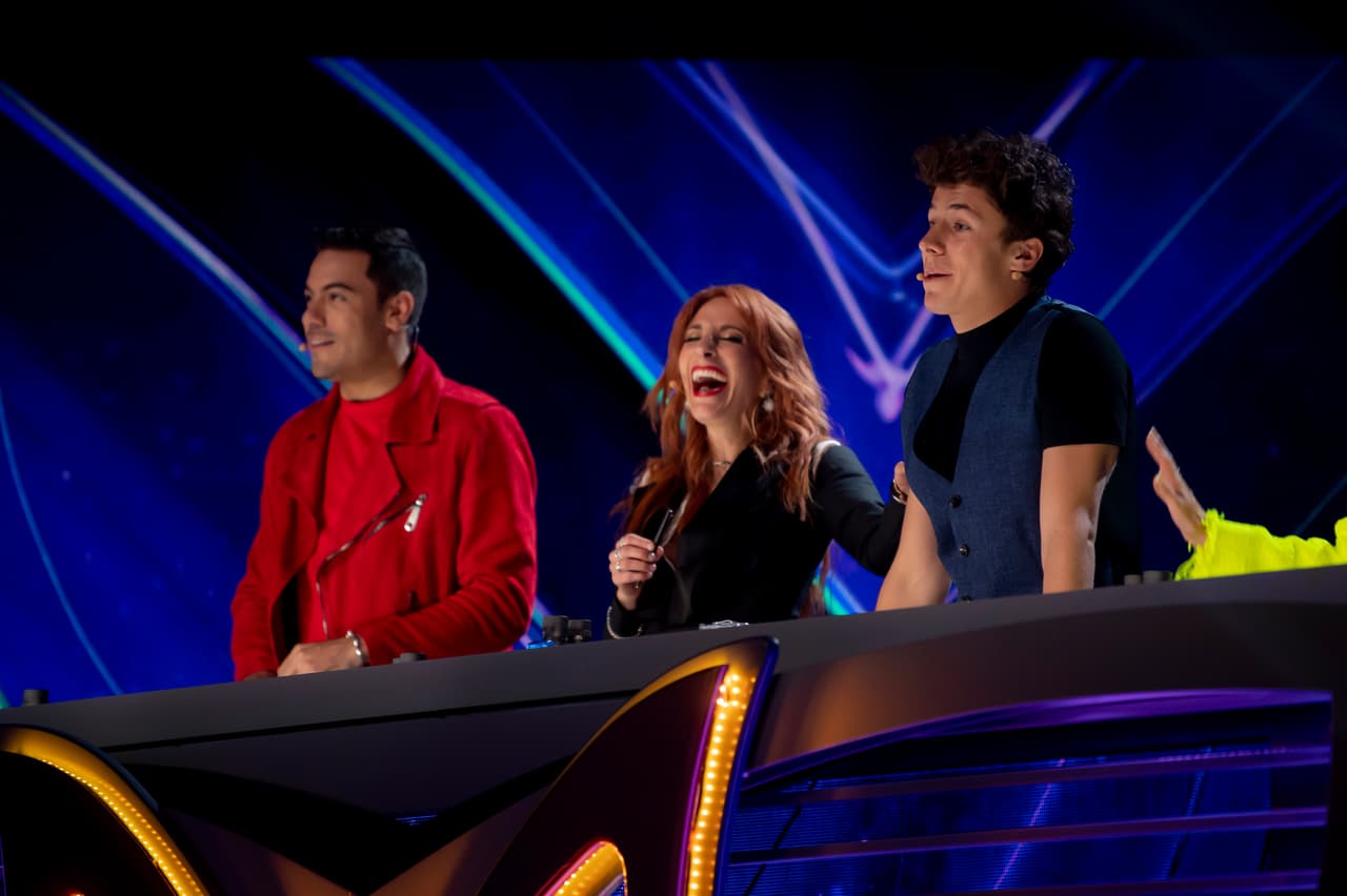 Perro puso a bailar a todos con ese gran tema, pero también dejó a los 'investigadores' intrigados por sus pistas.