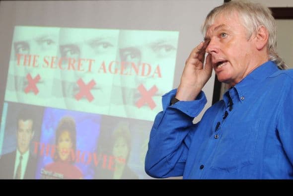 Para el escritor y conferenciante David Icke, un referente en cuanto a conspiraciones, los seres de otro planeta serían reptiles bípedos que controlan lo que pasa en el planeta.