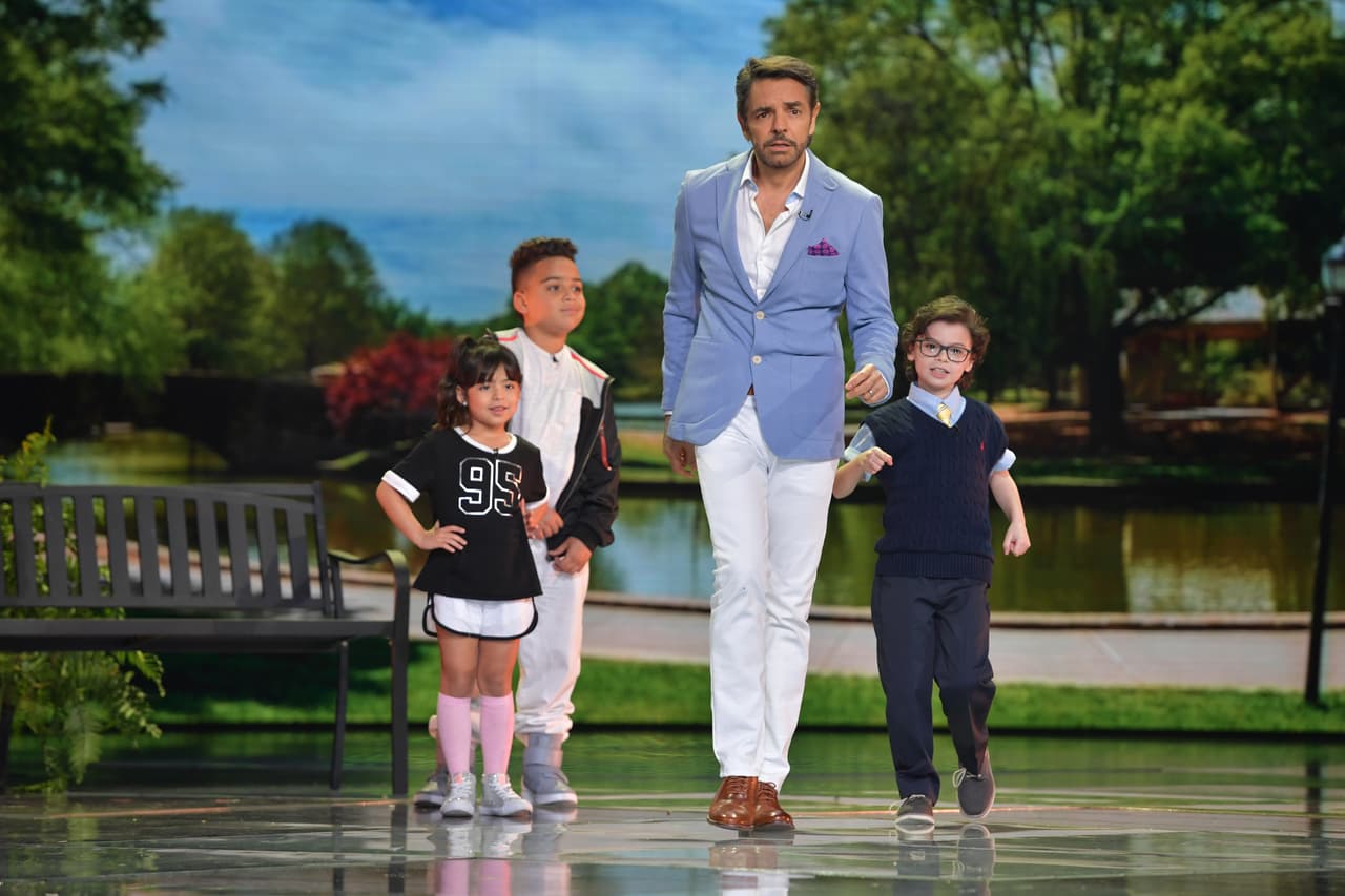 Eugenio Derbez no fue juez en la final de Pequeños Gigantes USA, pero ayudó a los pequeños a definir al equipo ganador.