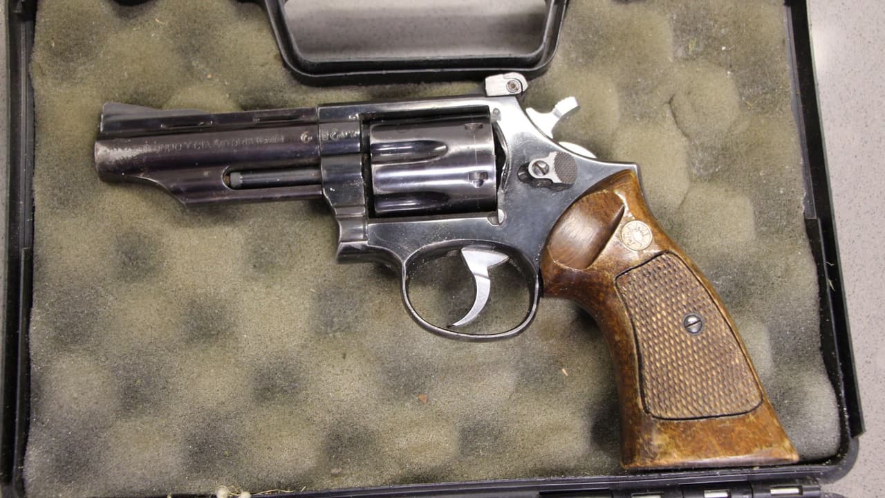 Mark Long conservó el revolver que habría utilizado en el robo con violencia del banco.