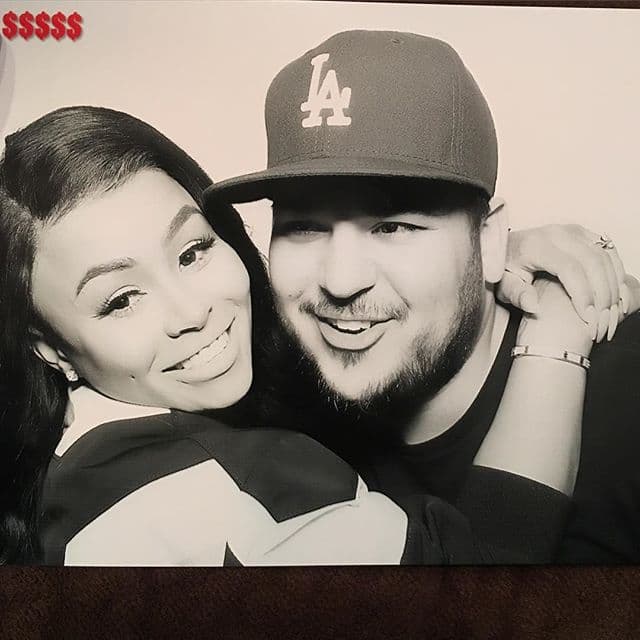 Rob junto a su futura esposa.