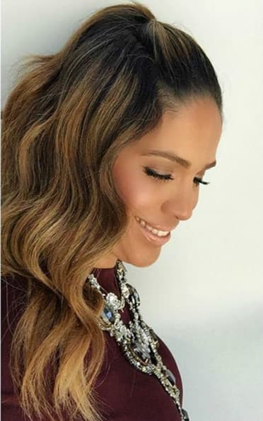 Deja que tu rostro siempre sea tu carta de presentación. Si vas a alguna entrevista o al trabajo, usa peinados que dejen al descubierto tu cara.