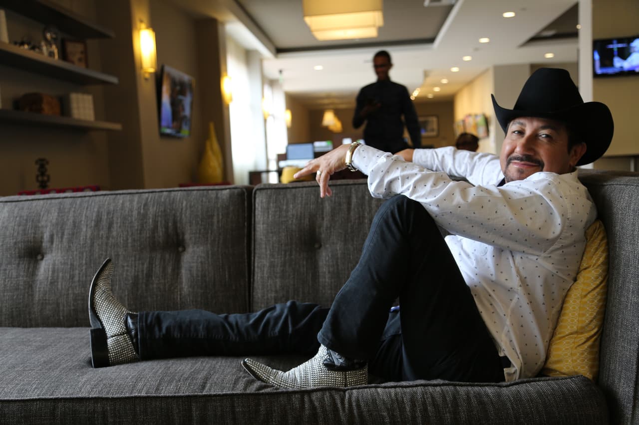 El Feo también se puso muy guapo.