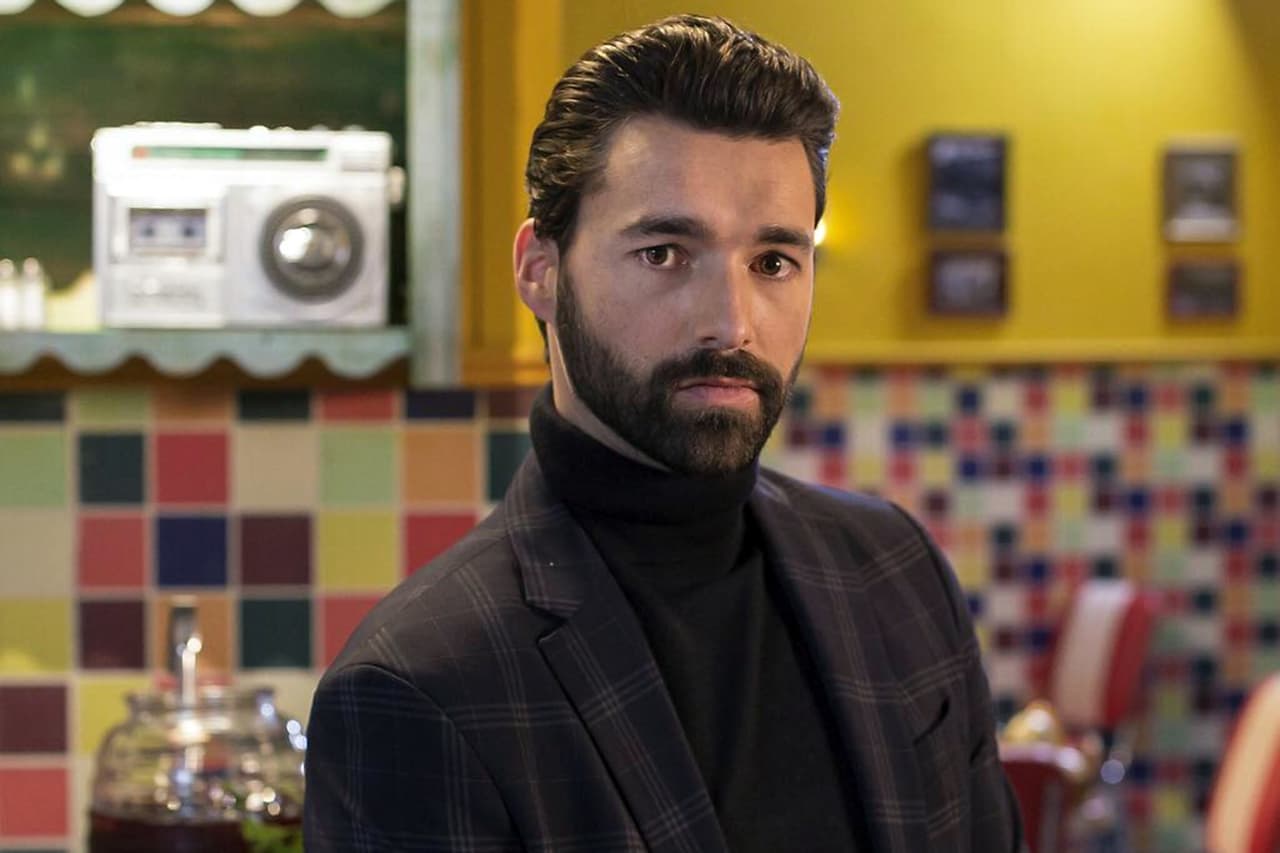 Antes de que se hicieran públicos los problemas legales de Peña, era parte del elenco de la telenovela 
<b>'¿Qué le pasa a mi familia?'</b>, proyecto del que 
<b>fue despedido</b>, así lo anunció el productor Juan Osorio el 12 de marzo en Despierta América.
<br>