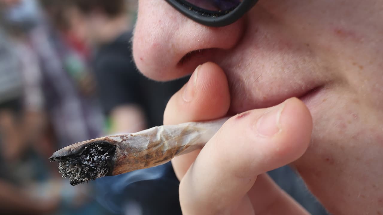 La policía de Chicago te explica todo lo que debes saber si quieres fumar marihuana