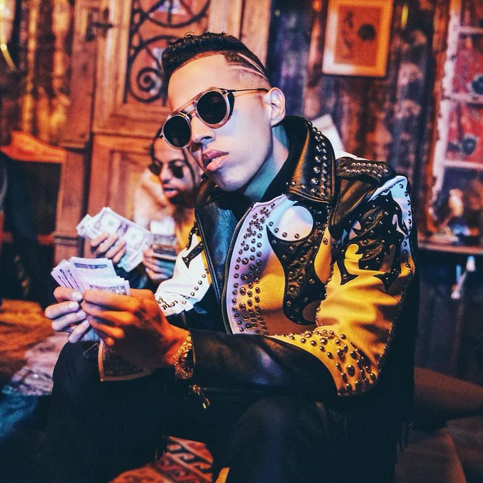 El estilo de Brytiago dentro del trap, se diferencia entre los demás por su ritmo pegajoso y sus letras de alto contenido erótico.