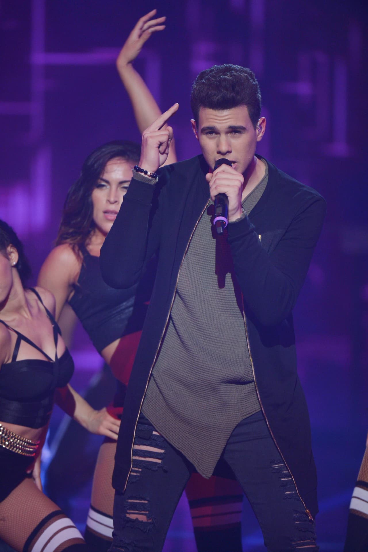 Zabdiel es el chico sentimental de La Banda. Hasta Ricky dijo que llora durante los comerciales. Es un boricua que ha sabido ganarse el corazón de las chicas.