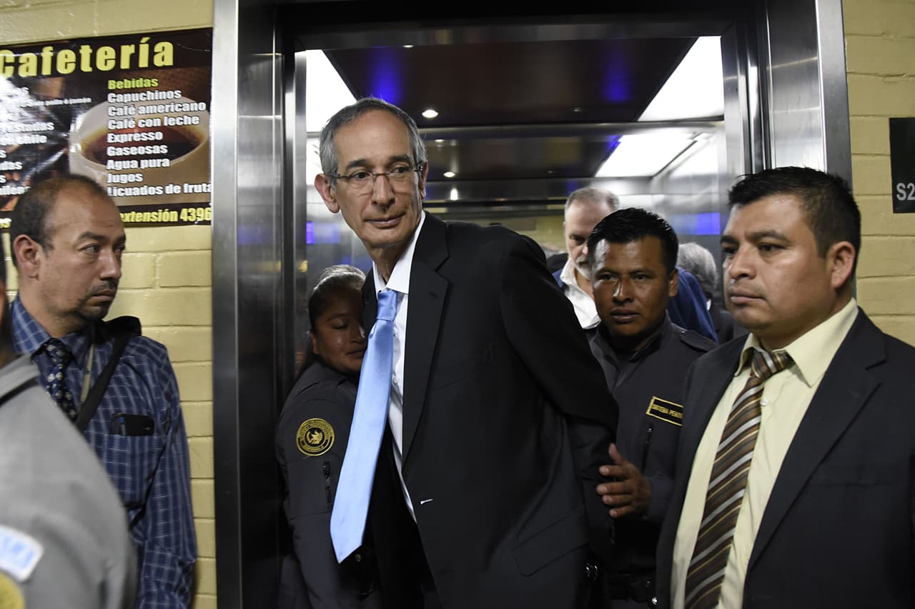 El oscuro historial de la democracia en Guatemala: seis de los diez presidentes han sido condenados o enfrentan procesos judiciales 