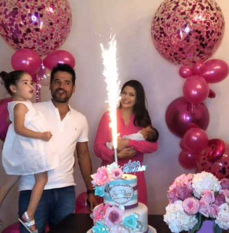 Esta vez Giulietta encabezó el coro. Muy emocionada le cantó las mañanitas a su mamá.