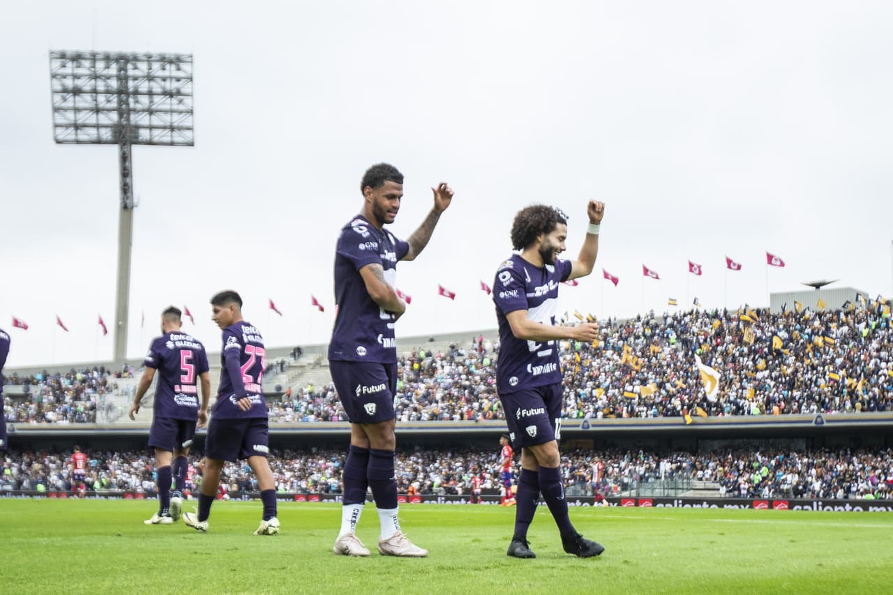 Pumas golea a San Luis y lanza mensaje a Rayados
