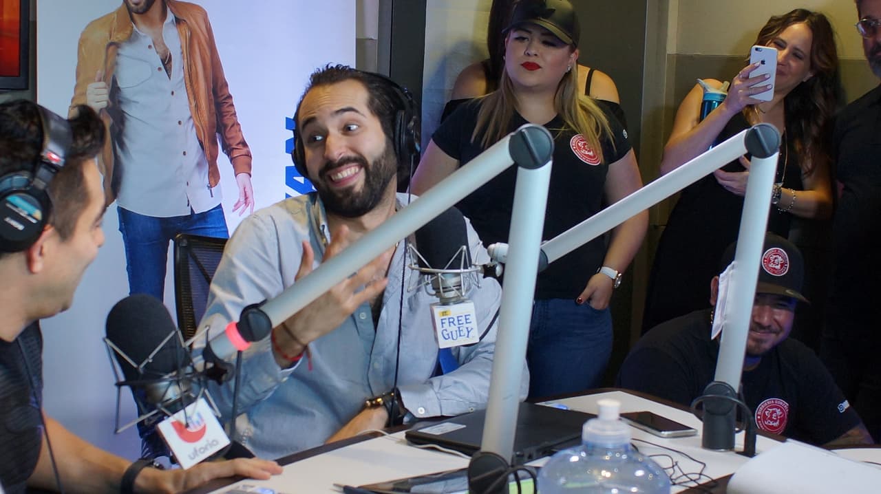 <b><a href="http://www.univision.com/temas/omar-chaparro">Omar Chaparro</a></b> se metió al 
<b><a href="http://www.univision.com/temas/el-free-guey">Free-guey show</a></b> y nos contagió con toda su alegría.