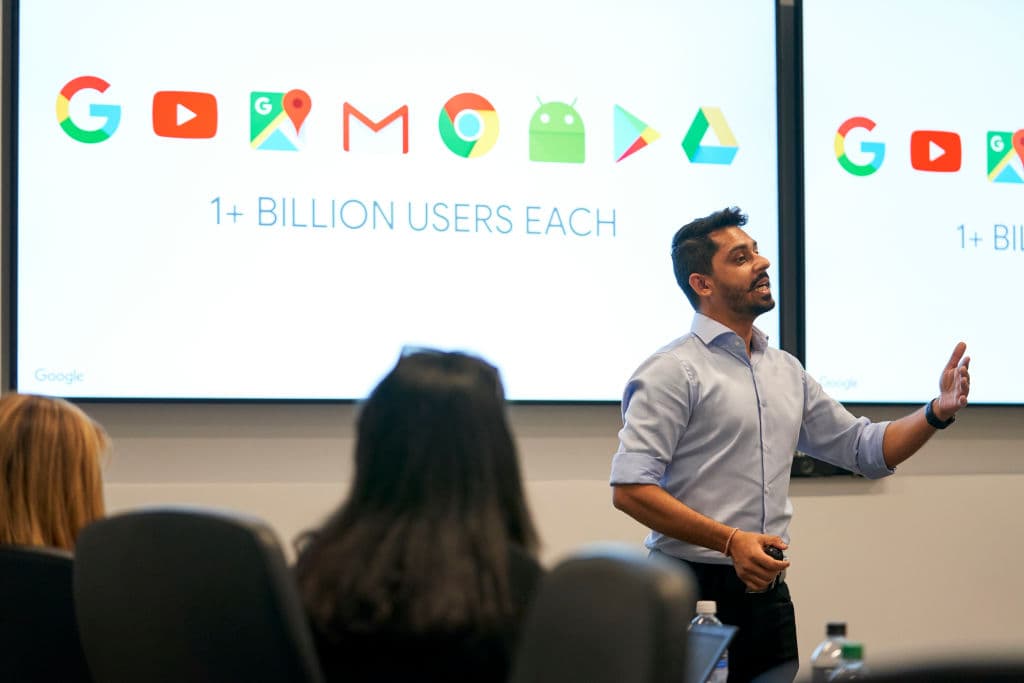 <b>Google</b> anunció en un correo electrónico dirigido a todos sus empleados que la vacuna es un requisito para los que deben regresar a la oficina.