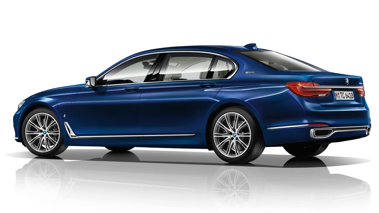 Azul, negro y plata, una conjunción de colores que resulta en elegancia para esta edición especial de BMW