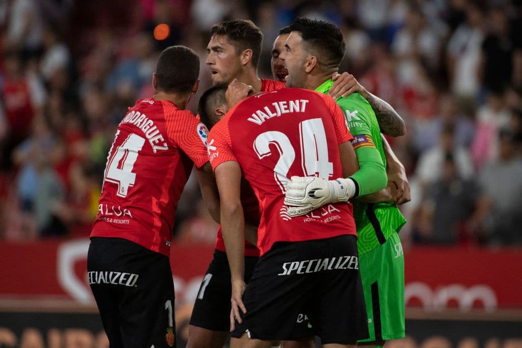 El Sevilla, con el mexicano Jesús ‘Tecatito’ Corina todo el partido empató sin goles con el Mallorca que dirige su compatriota de Javier Aguirre en antepenúltima jornada de LaLiga de España.