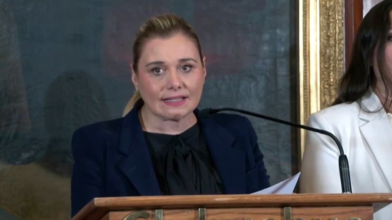 Gobernadora de Chihuahua, Maru Campos, acude a la FGR en CDMX y denuncia intento de fabricarle un caso