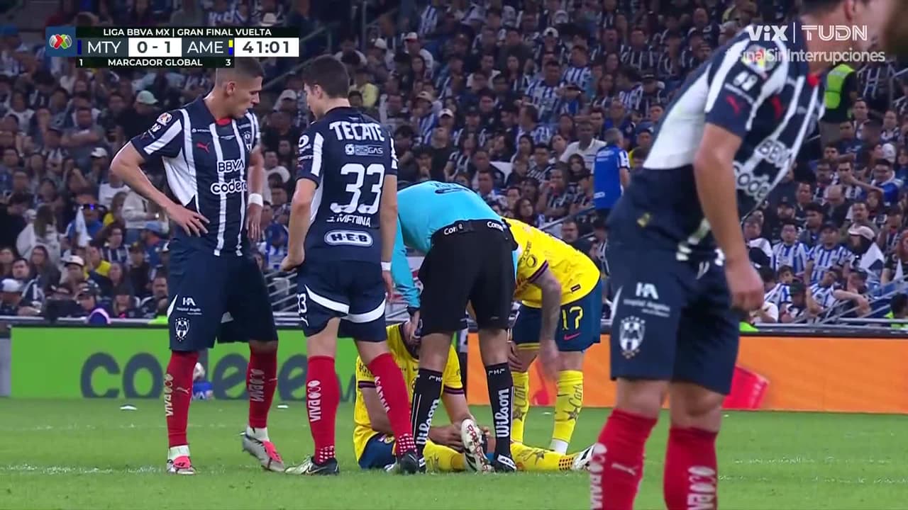 ¡Se va desconsolado por lesión! Henry debió salir en el primer tiempo