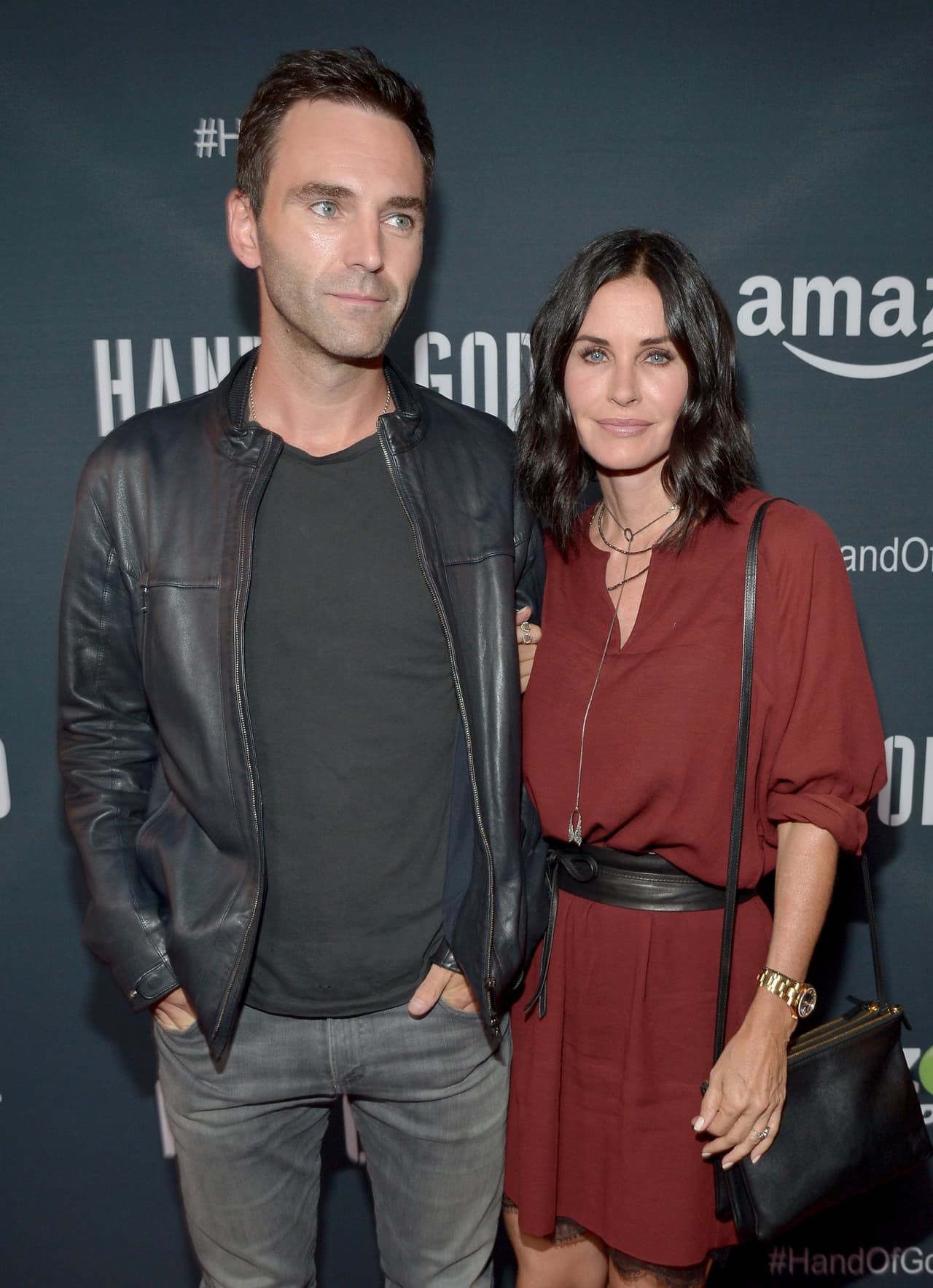 La actriz de 51 años apareció acompañada por su esposo Johnny McDaid.