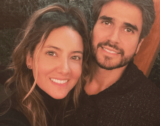Daniel Arenas desborda romanticismo por Daniella Álvarez