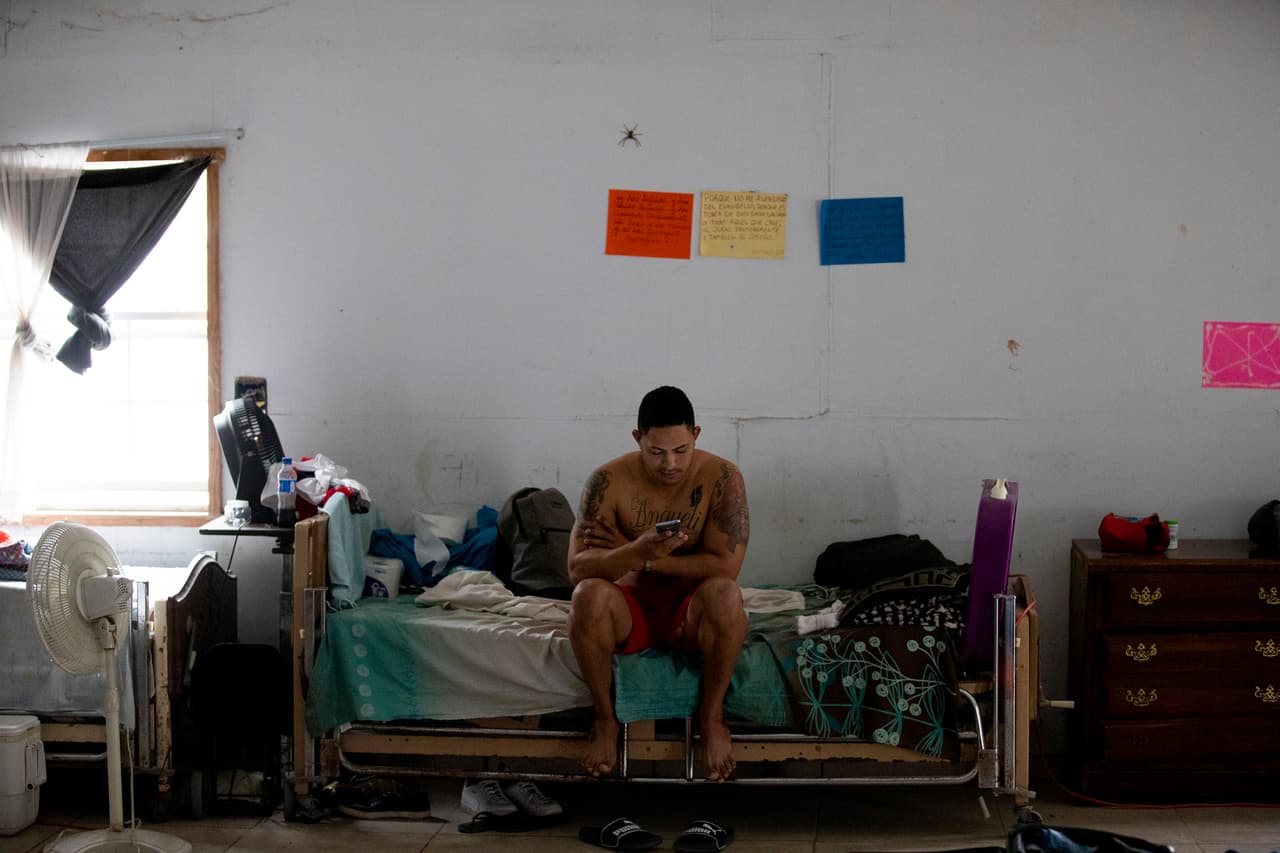 Antes, los migrantes pasaban con rapidez por zonas como Reynosa. Ahora, con las nuevas políticas migratorias de Donald Trump, se quedan ahí durante meses mientras esperan sus citas en las cortes estadounidenses, varados en las fauces del crimen organizado.