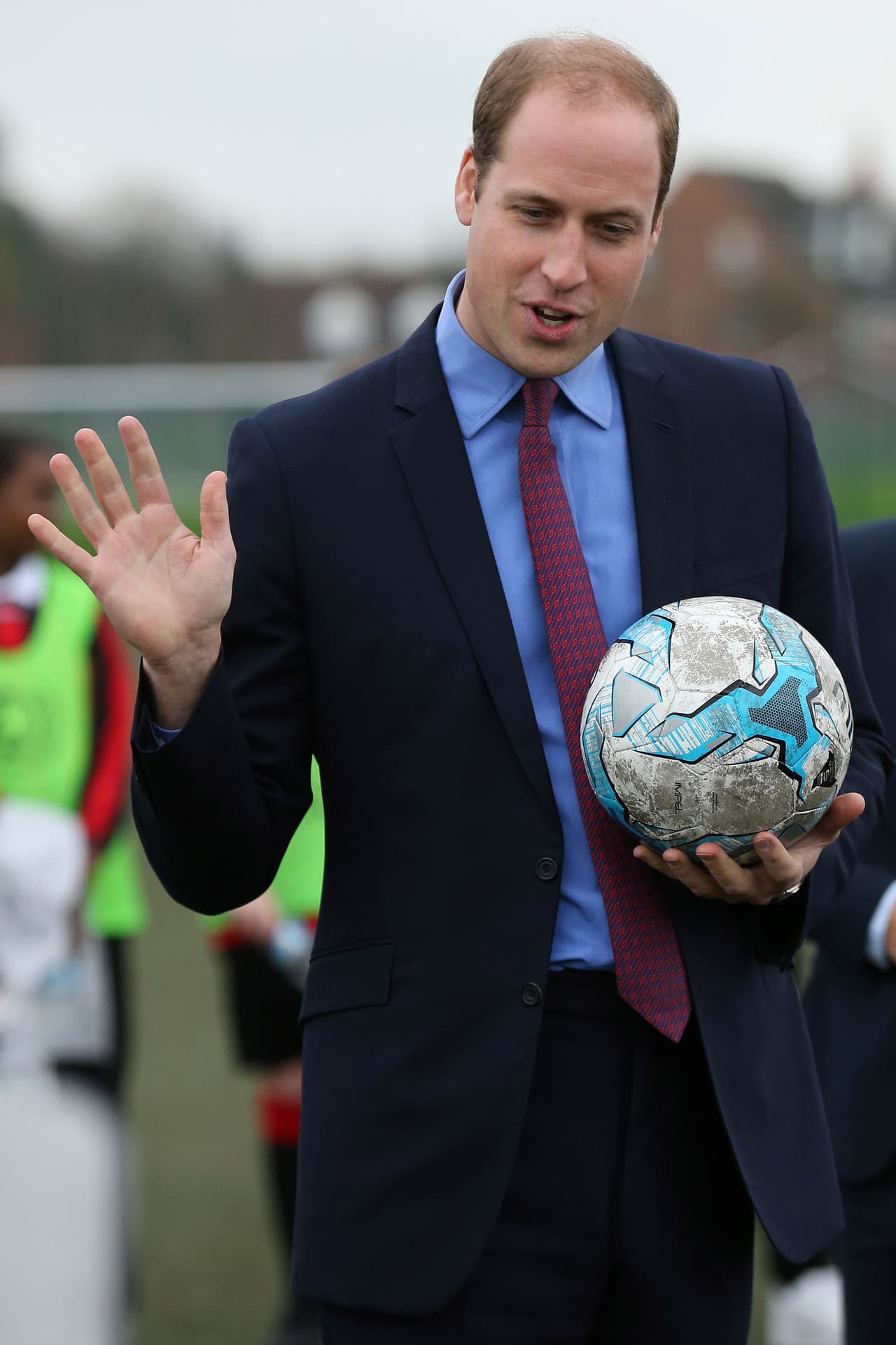 "Me gustan los valores y el espíritu del club", compartió, "quiero que cuiden de los jugadores y den un buen ejemplo a los jóvenes fanáticos".
<br>