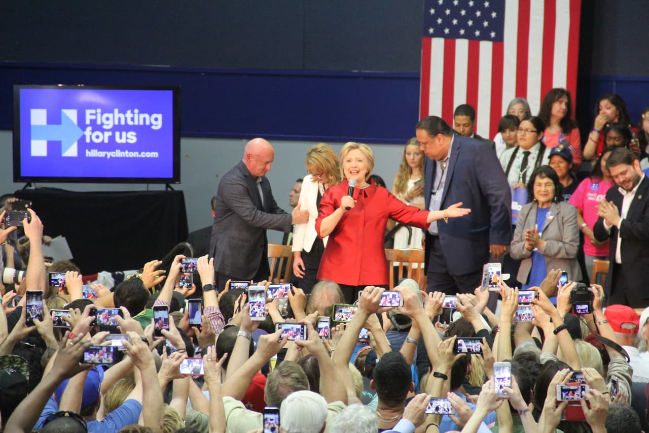 En Phoenix, Hillary Clinton arremete contra Joe Arpaio y promete reforma migratoria