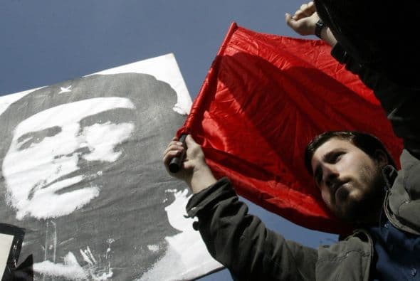 Los capítulos finales de la historieta cuentan algunos de los momentos de su vida en el Congo y Bolivia, donde la muerte le sorprendió en 1967.