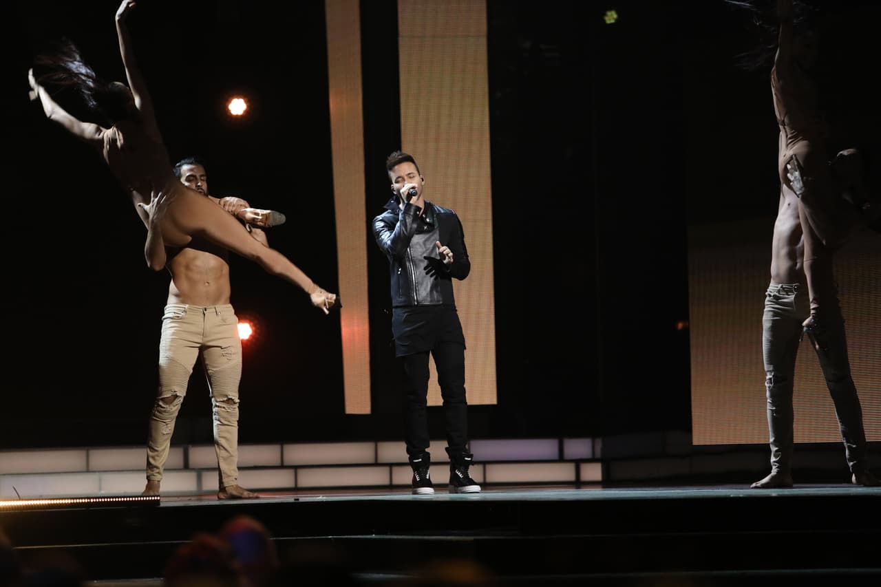 El lugar se llenó de romanticismo.