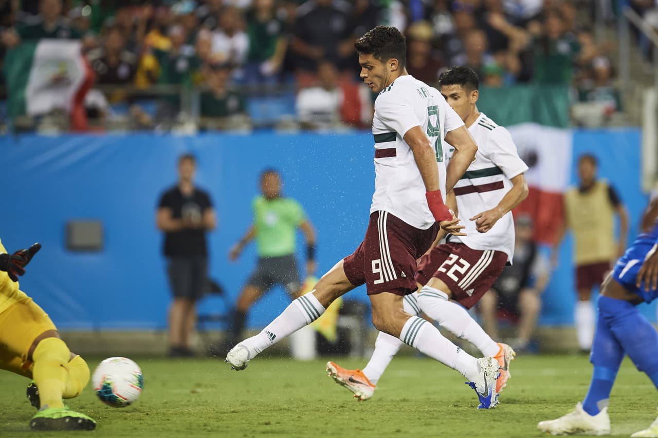 Allí apareció la figura goleadora de Raúl Jiménez para darle la tranquilidad a México con el 2-1 al minuto 16 del segundo tiempo.