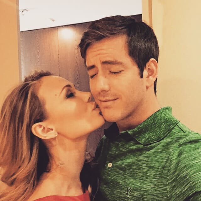 El protagonista de “La Vecina” ya vive con su pareja y se ven muy enamorados.