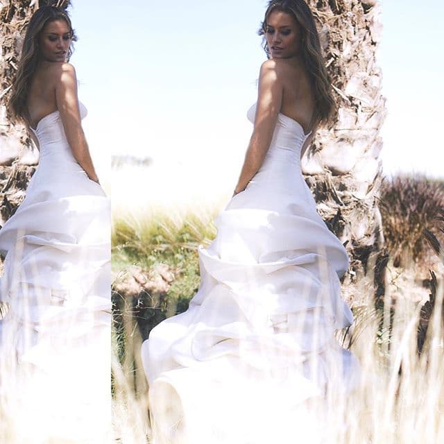 La guapa argentina lució dos vestidos de Antonio de la Riva.