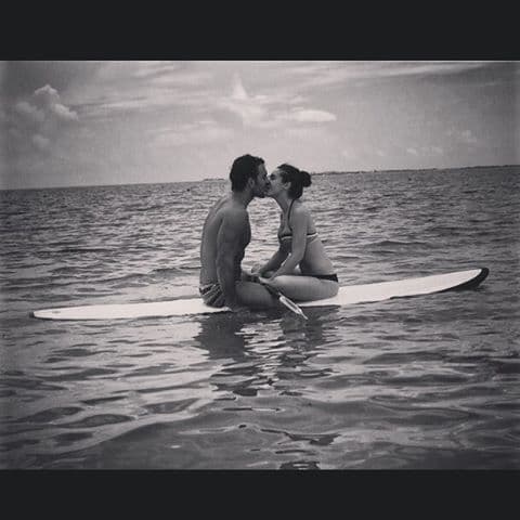 La feliz pareja luce muy enamorada desde que comenzó su relación a finales del verano de este año.