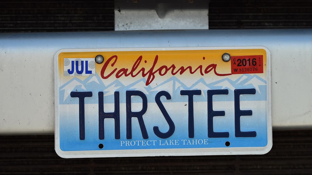 <b>Matrícula vigente:</b>
<br>
<br>Para circular legalmente todos los vehículos requieren ser matriculados anualmente ante el DMV o Departamento de Vehículos de Motor. Algunos estados permiten matricular hasta por dos años por adelantado, pero esta es una regla que no acepta excepciones.