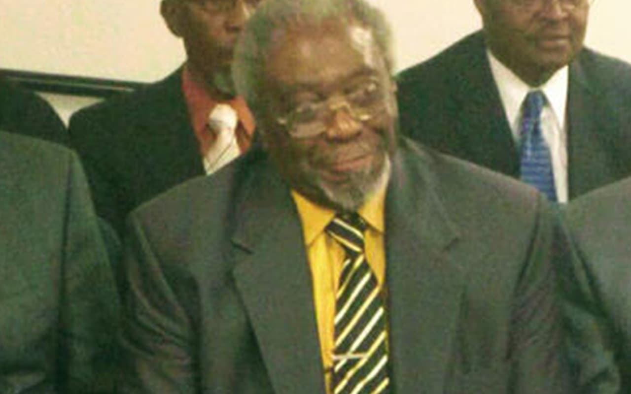 Adolescente de 16 años es acusada de apuñalar a un pastor evangélico en California