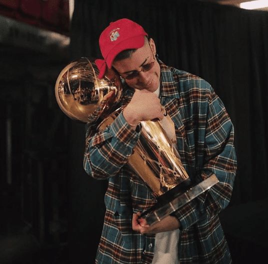 Bad Bunny ha organizado partidos de baloncesto con otros compañeros del género urbano en su natal Puerto Rico.