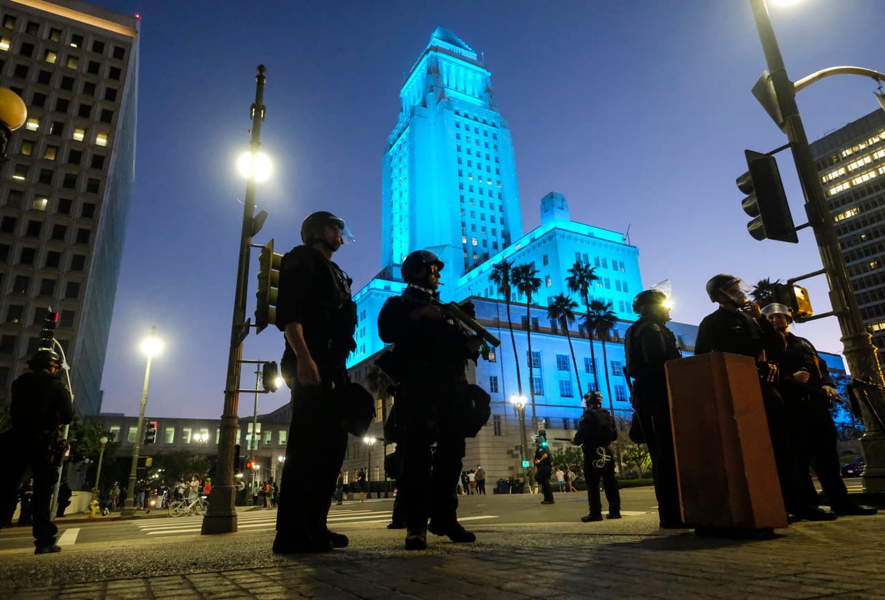 Este jueves las autoridades de Los Ángeles hacen un llamado a la paz y piden a la comunidad mantener la calma ya que no tolerarán daños a la propiedad durante nuevas protestas.
