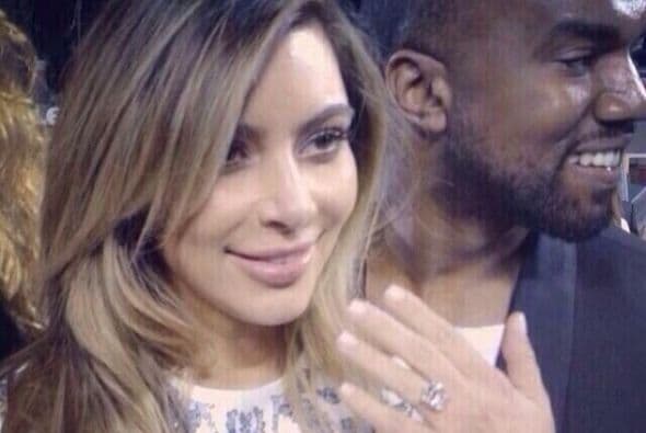 Otro de los 'happy moments' de Kanye fue cuando le propuso matrimonio a Kim.