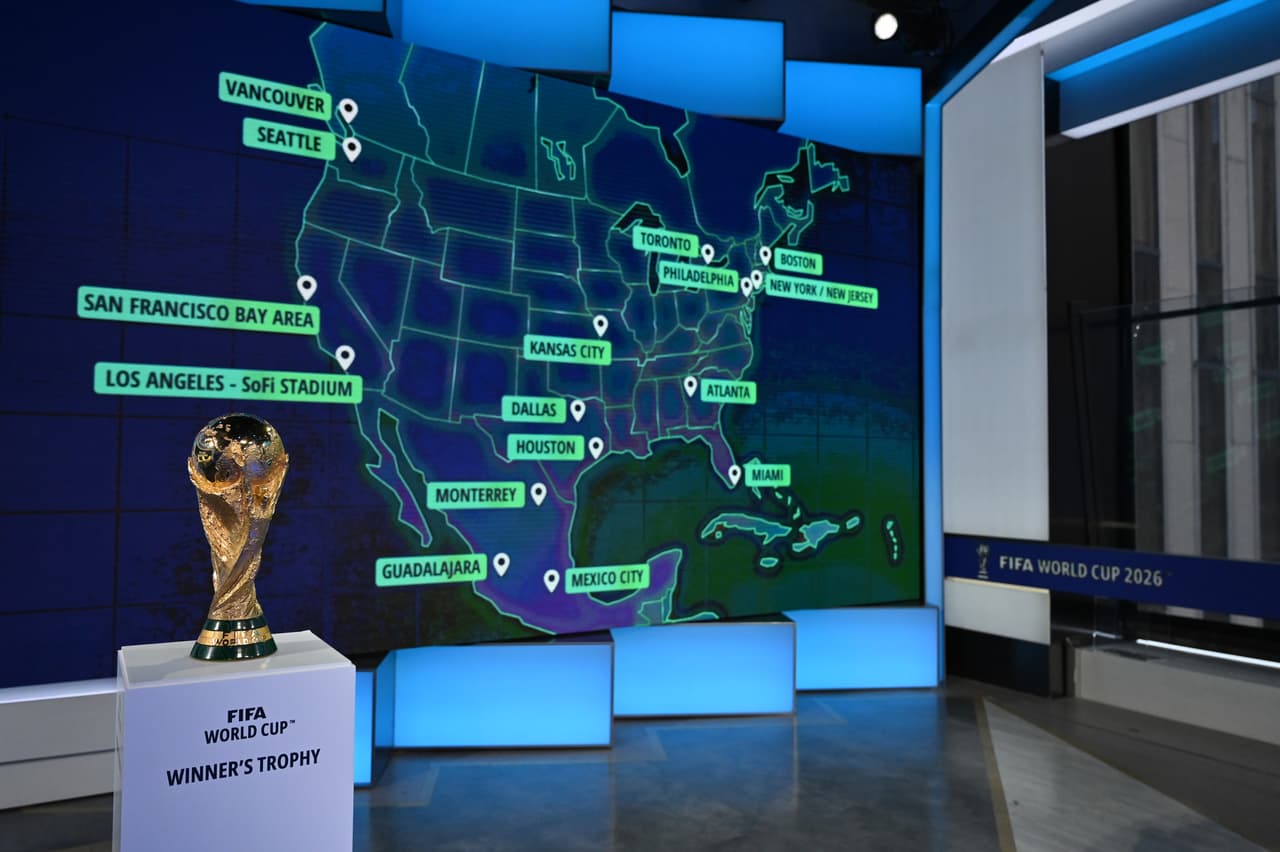 ¡Todo listo! De la mano de Gianni Infantino, Víctor Montagliani y Becky G, la FIFA dio a conocer las 16 sedes y estadios que albergarán la Copa del Mundo 2026.