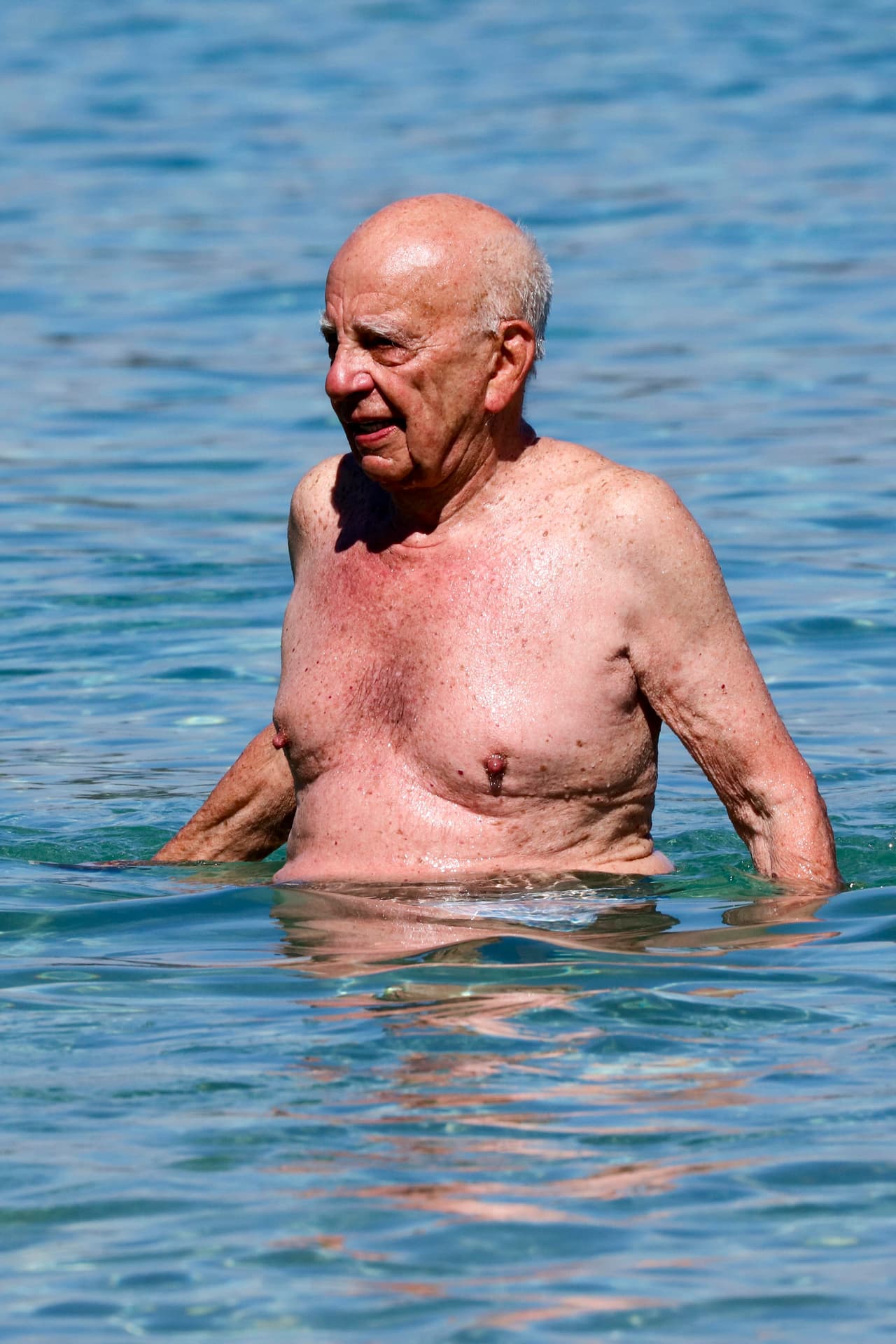 El magnate octagenario mejor decidió salirse.