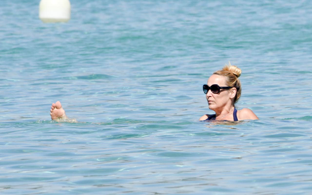 Jerry estuvo encantada flotando en el océano.