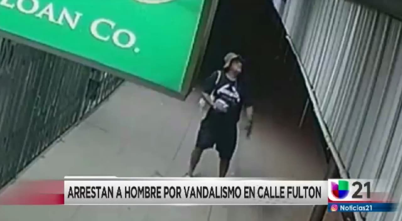 Arrestan a sospechoso de vandalizar calle Fulton en Fresno