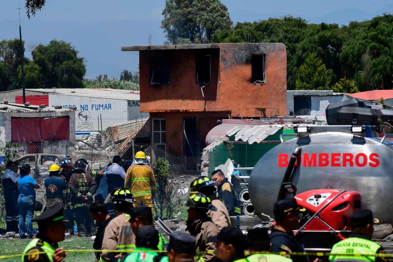 Entre los fallecidos hay tres bomberos y un policía de Tultepec y un bombero y un policía del Estado de México.
