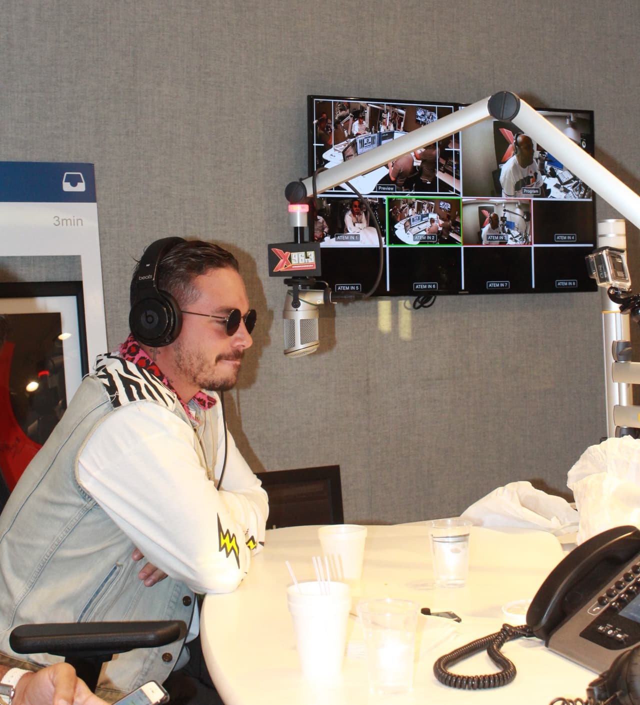 Arrancó la Zona X con DJ Lobo y Balvin nos presentó las canciones de su álbum y hasta nos regaló un performance.