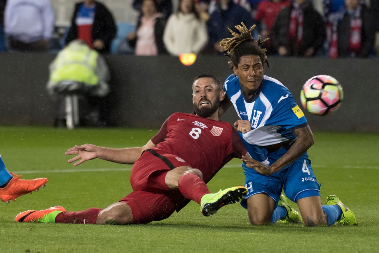 ¡Estelar regreso! Clint Dempsey marcó tres tantos en la goleada del Team USA a Honduras